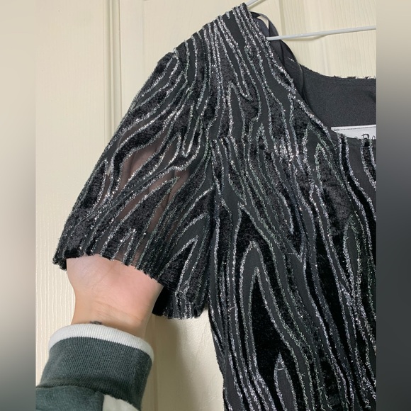 Joseph Ribkoff | Black Velvet Silver Metallic Short Sleeve Dress - 8 - Picture 5 of 12